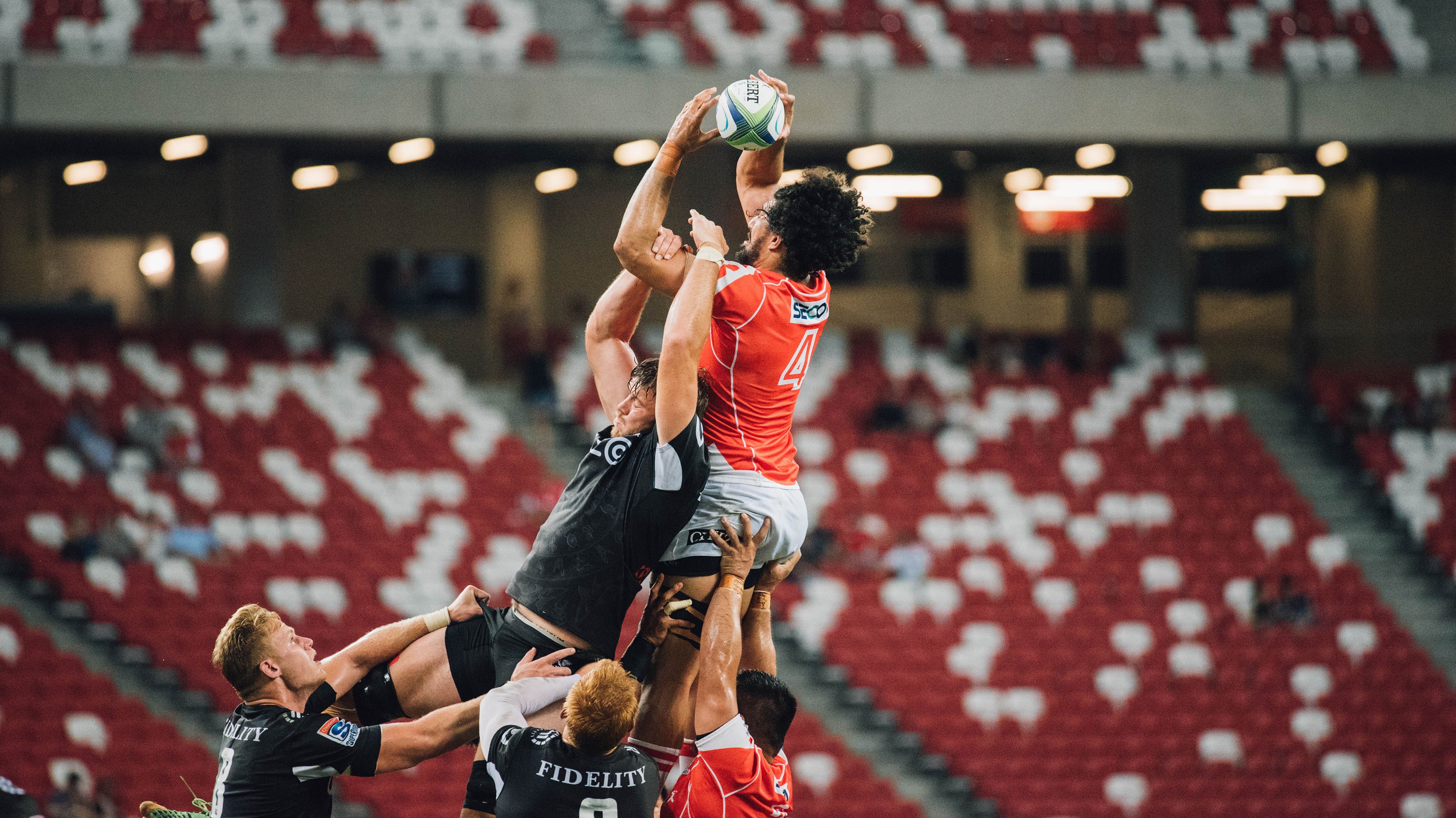 达里尔·基:全黑队防线的“防守核心”,他总能在关键时刻化解对方进攻威胁